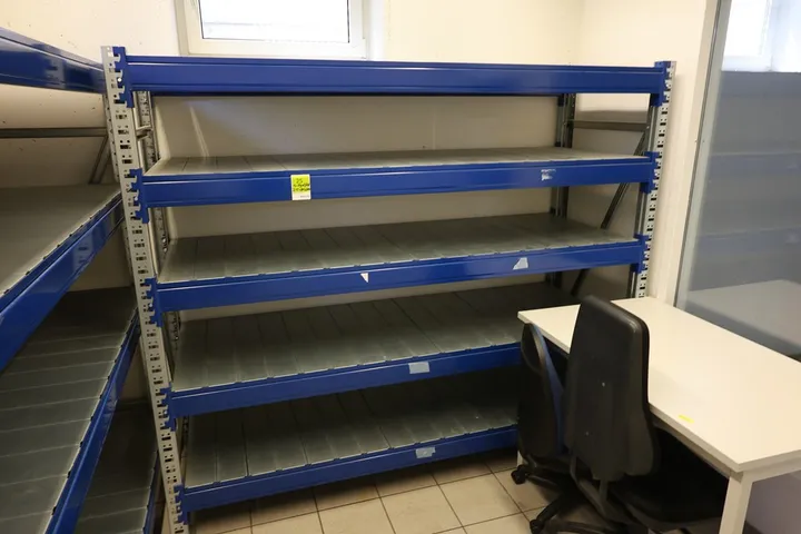 1 x Regalfeld Maße: 235 x 80 x 200 cm